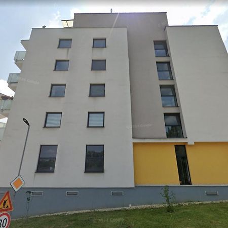 Alure Residences 1 & 24H Self Check-In, Free Parking In Front Of The Apartment Building, New Building, Terrace, Cafe With Breakfast In The Apartment Building, Next To The Aqua Park Banská Bystrica Exterior foto